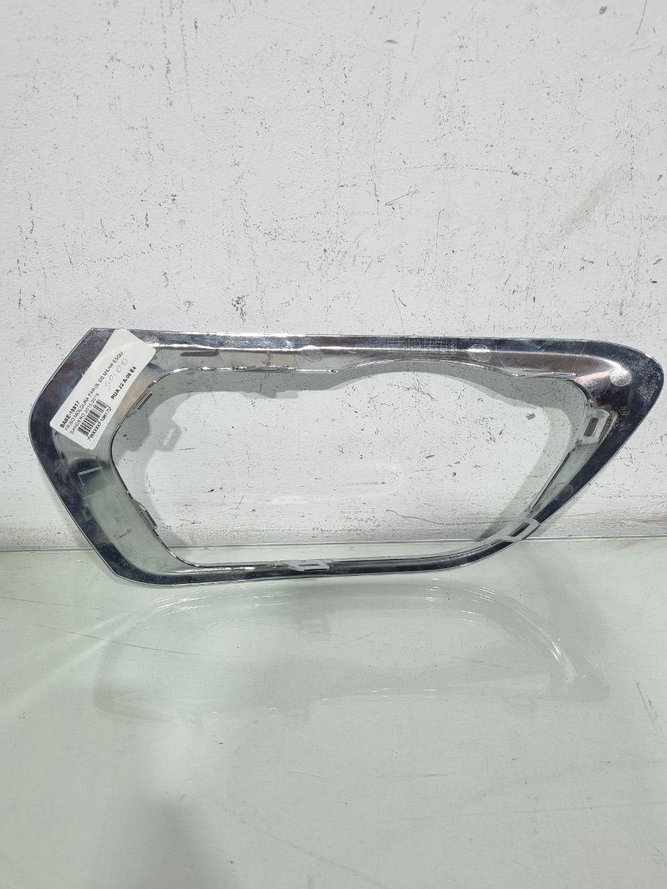 Friso Moldura Farol de Milha Esquerdo Renault Sandero 2015/2019 Usado