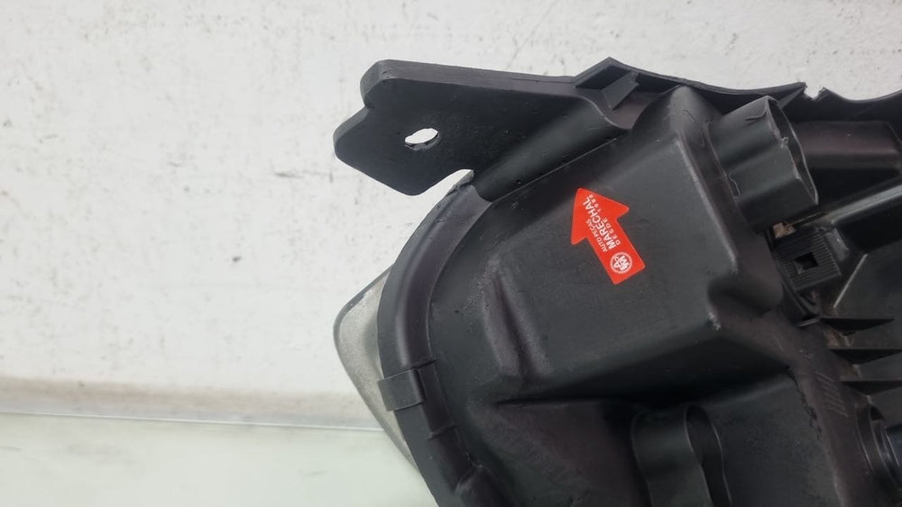 Farol Diant Dir Fiat Strada 2021/2025 Usado