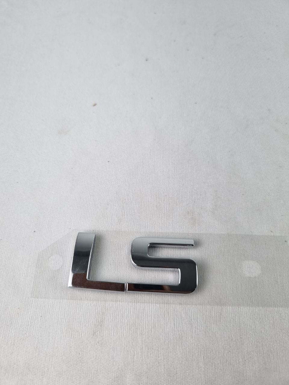 Emblema LS Chevrolet Celta/Onix/Cobalt/Montana/Prisma/S10