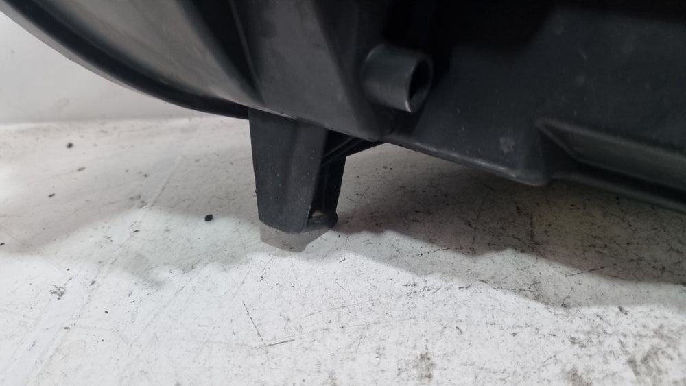 Farol lado direito máscara negra Ford ka 2018 a 2022