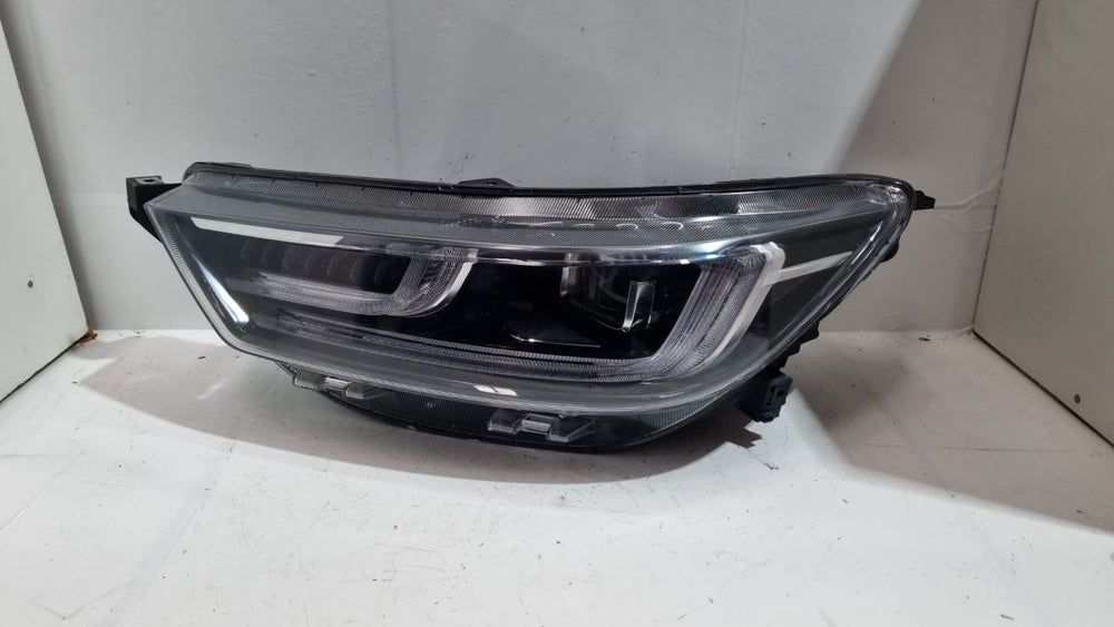 Farol Dianteiro Esquerdo Peugeot 3008 2022/2025 Usado