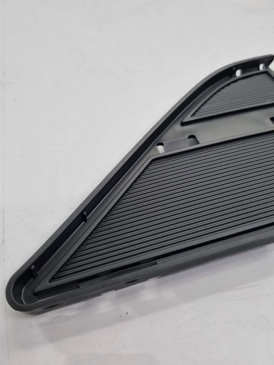 Tampa Grade Para-choque Dianteiro Direita Chevrolet Onix Prisma 2017/2021 Nova
