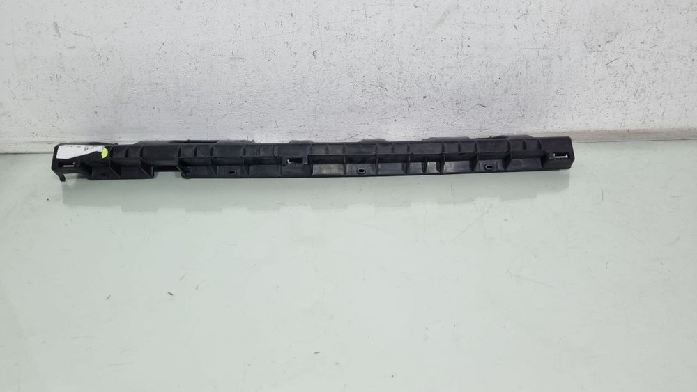 Guia Suporte Spoiler Lateral Inferior Esq Renault Duster 2012/2016