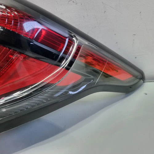 Lanterna Direita C/mascara Negra Fiat Strada 2020/2024 Direito/passageiro Cristal