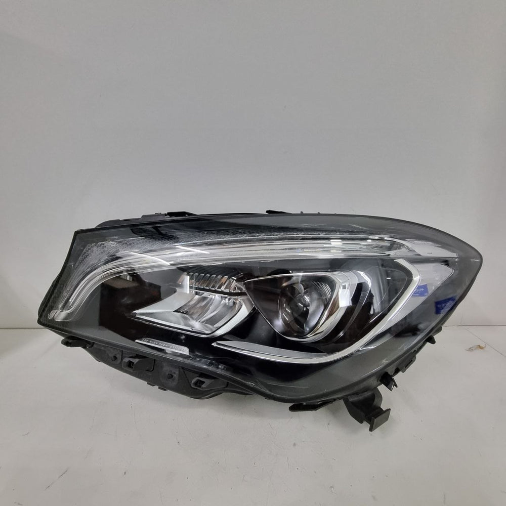 Farol Diant Esq Mercedes-Benz Classe CLA 2014/2018