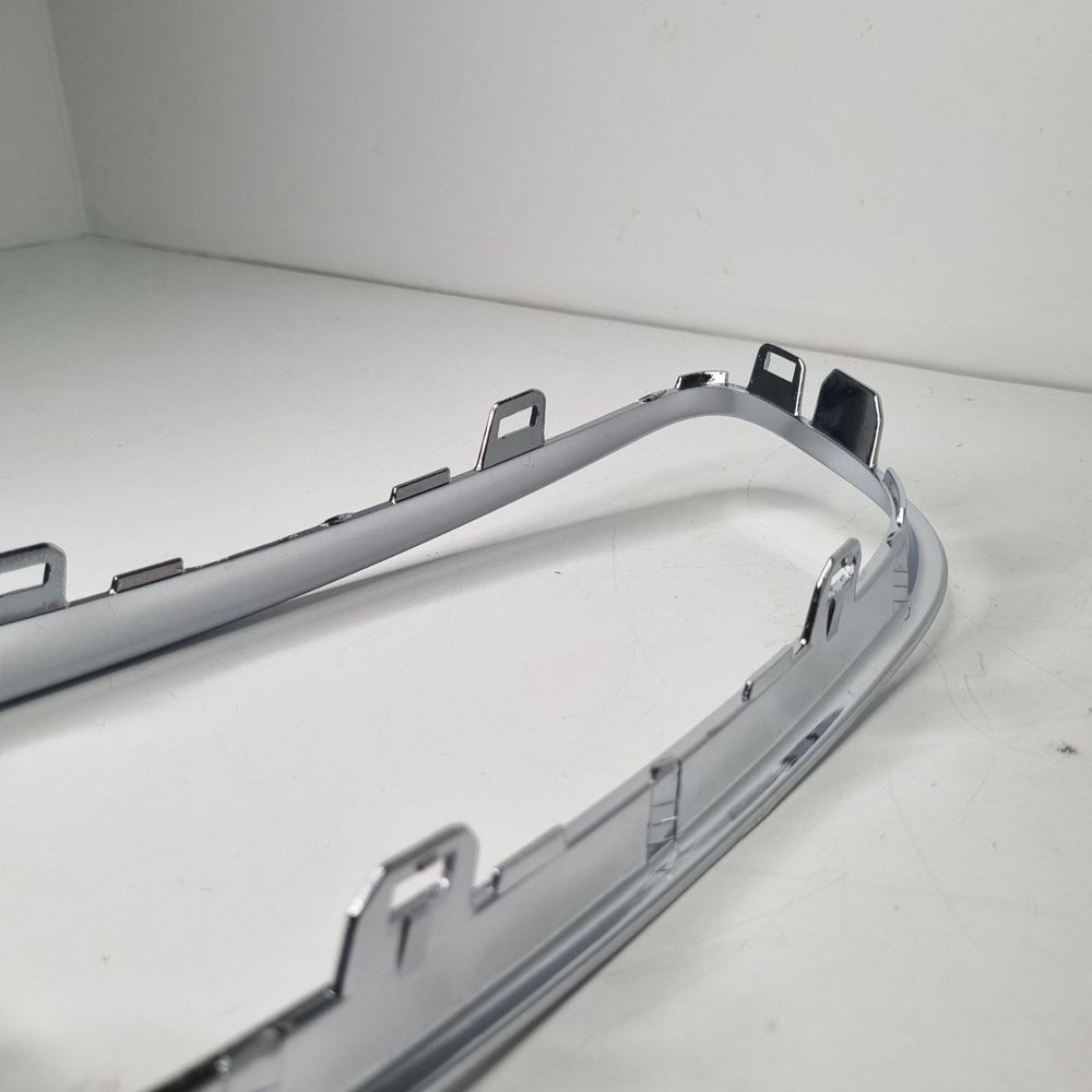 Moldura Farol Dianteiro Direito Renault Sandero 2012/2014 Nova