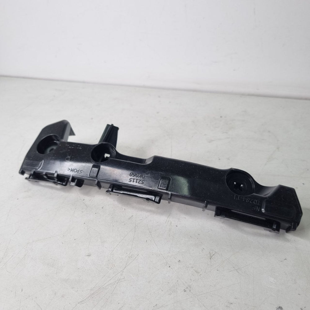 Suporte Para-choque Diant Dir Toyota Hilux 2012/2015
