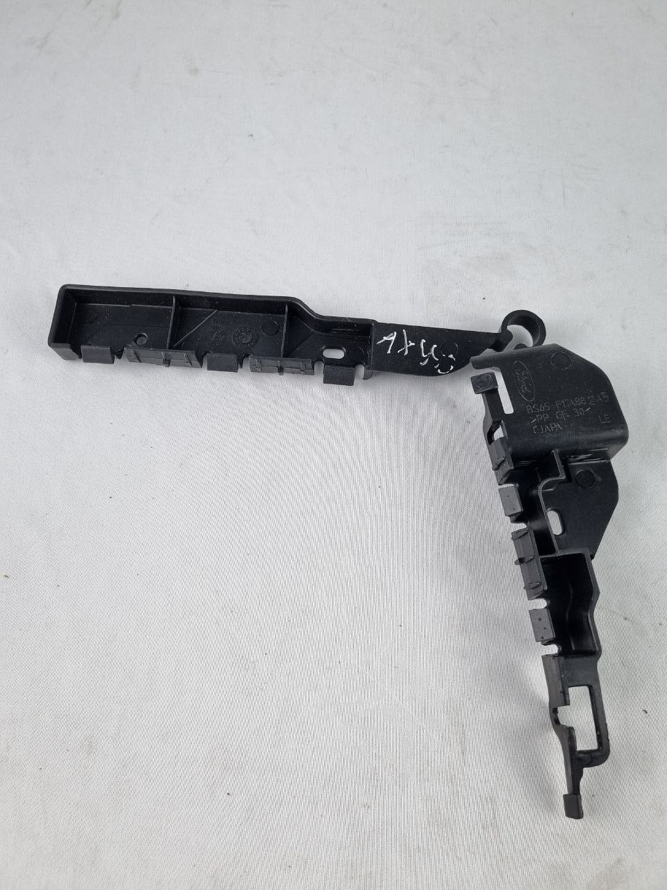Guia Parachoque Tras Dir Ford Fiesta Sedan 2010/2014