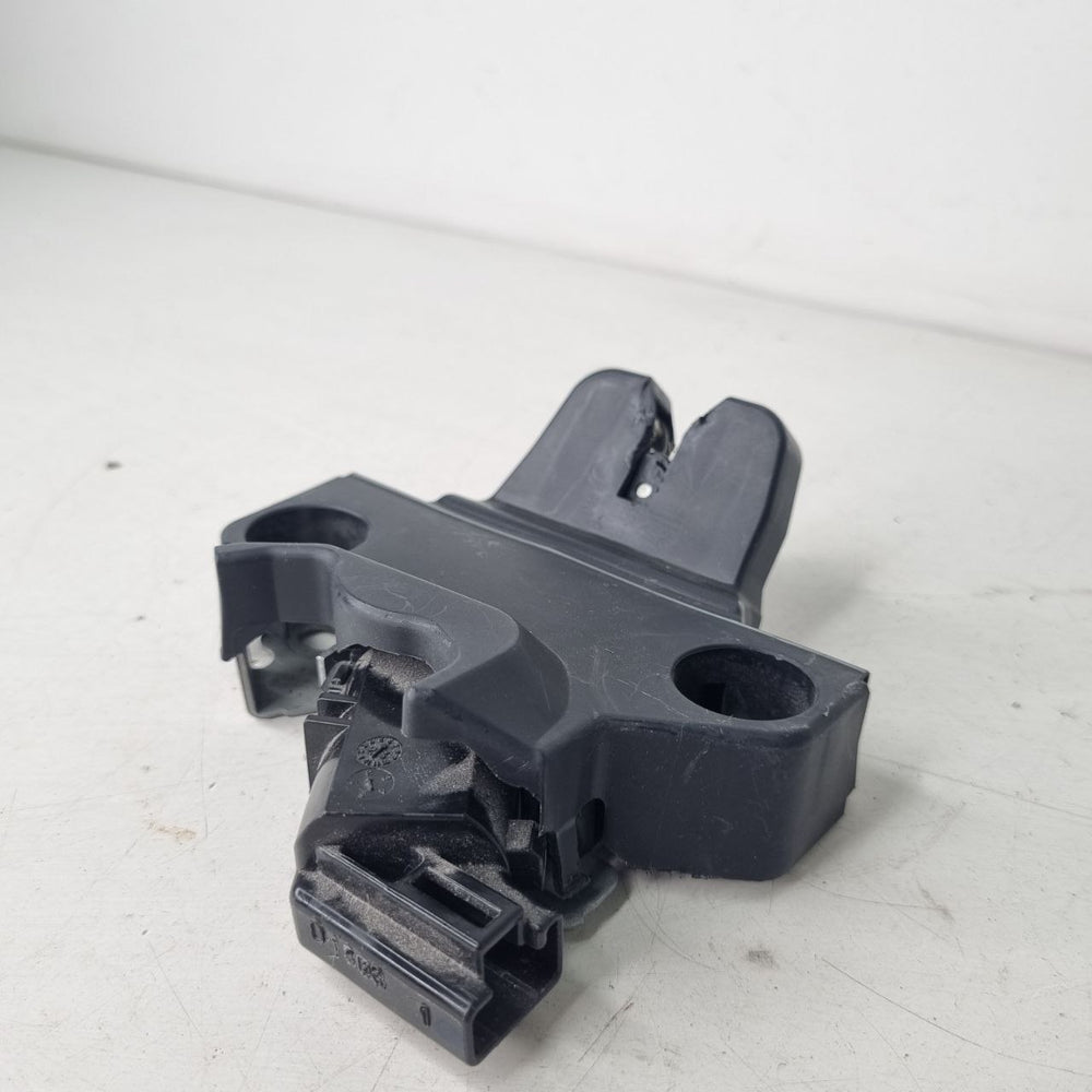 Fechadura Tampa Traseira Toyota Corolla 2015/2019