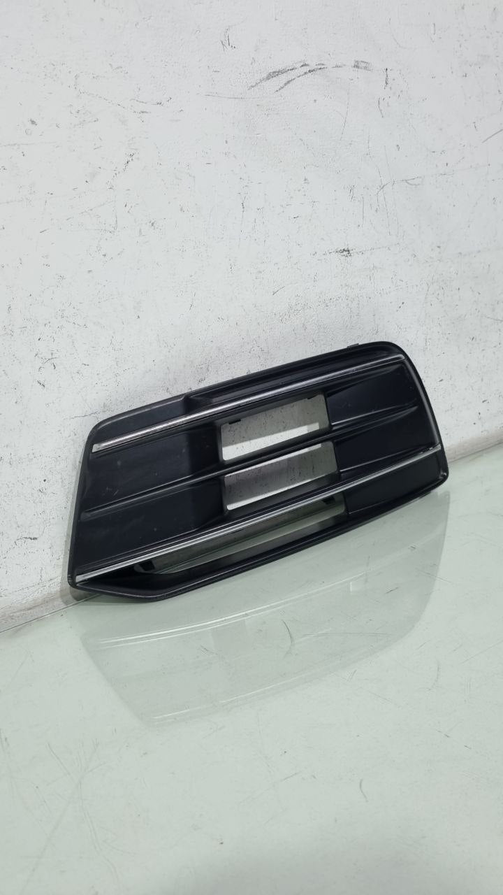 Moldura Farol de Milha Direita Audi Q5 2016/2018 Usado