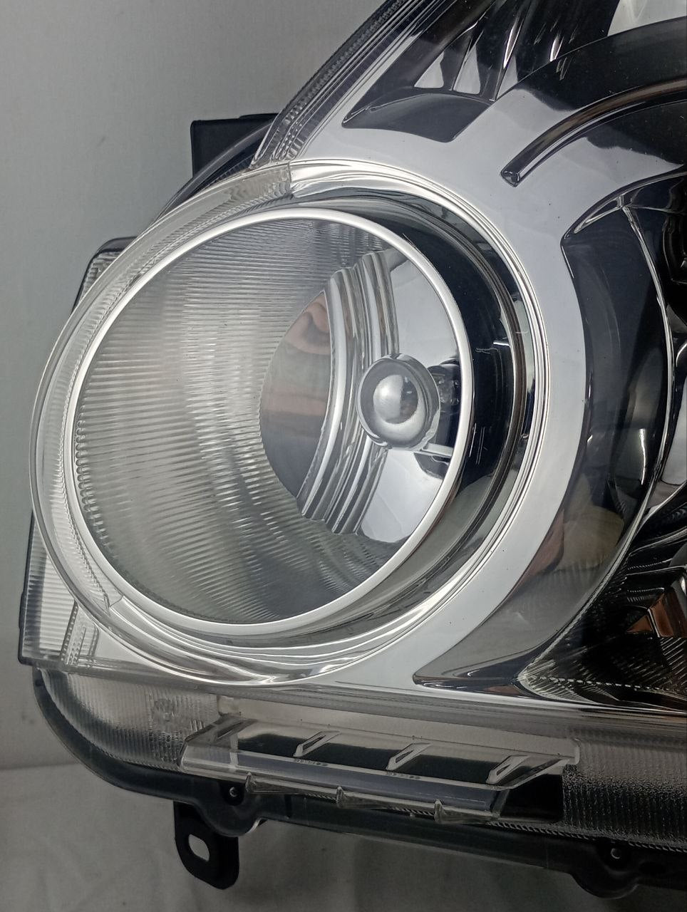 Farol lado esquerdo Nissan x-trail t31, 2007 a 2012
