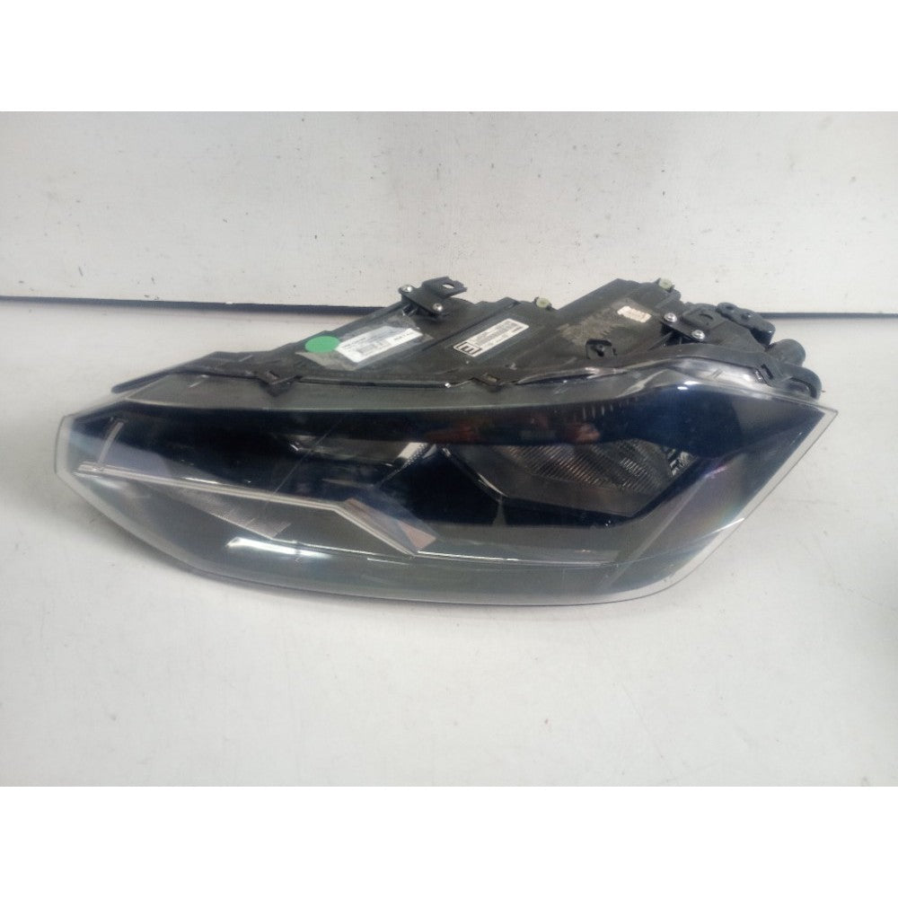 Farol Esquerdo Friso Cromado Volkswagen Polo 2017/2021 Usado