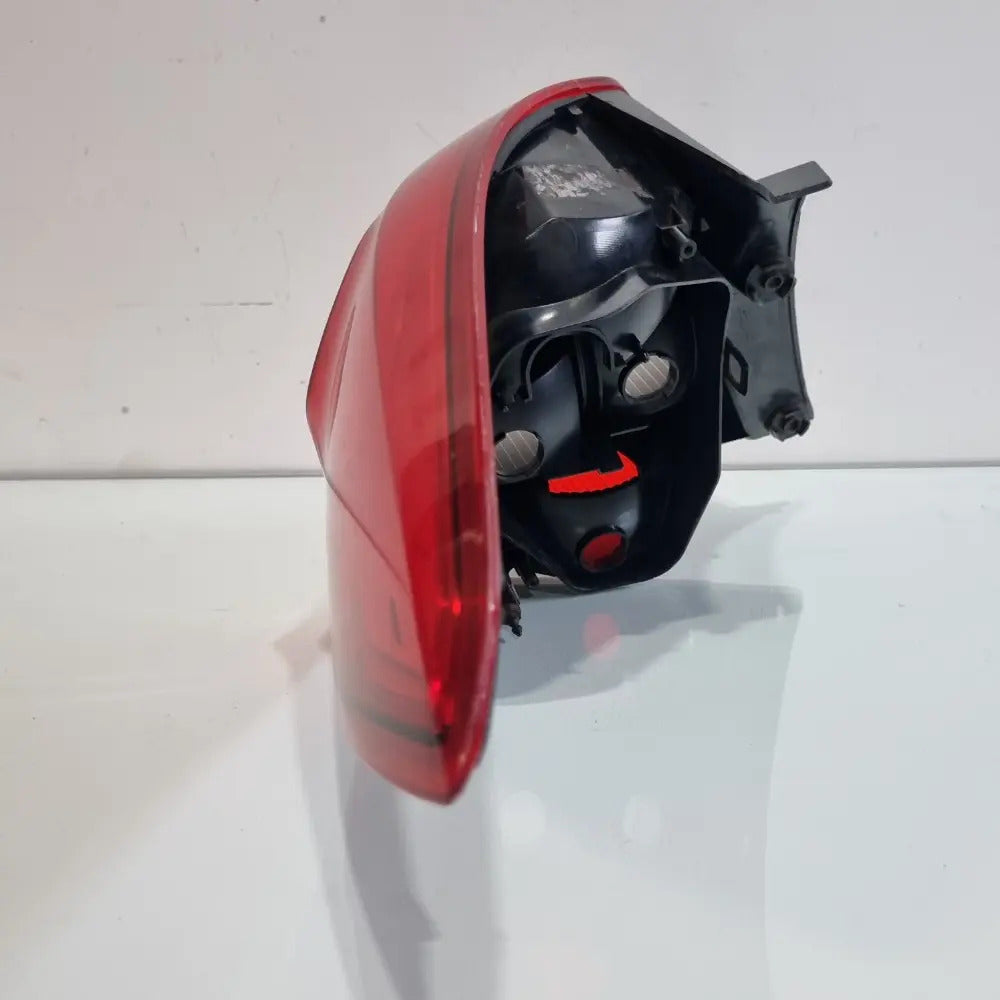 Lanterna Do Lado Direito Ford Ka Hatch Modelos 2015/2018