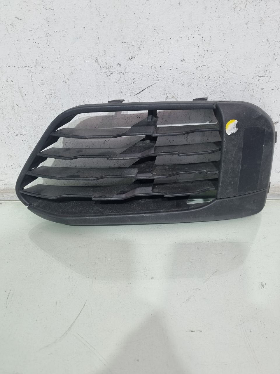 Moldura Farol de Milha Direita BMW X1 2017/2020 Usado