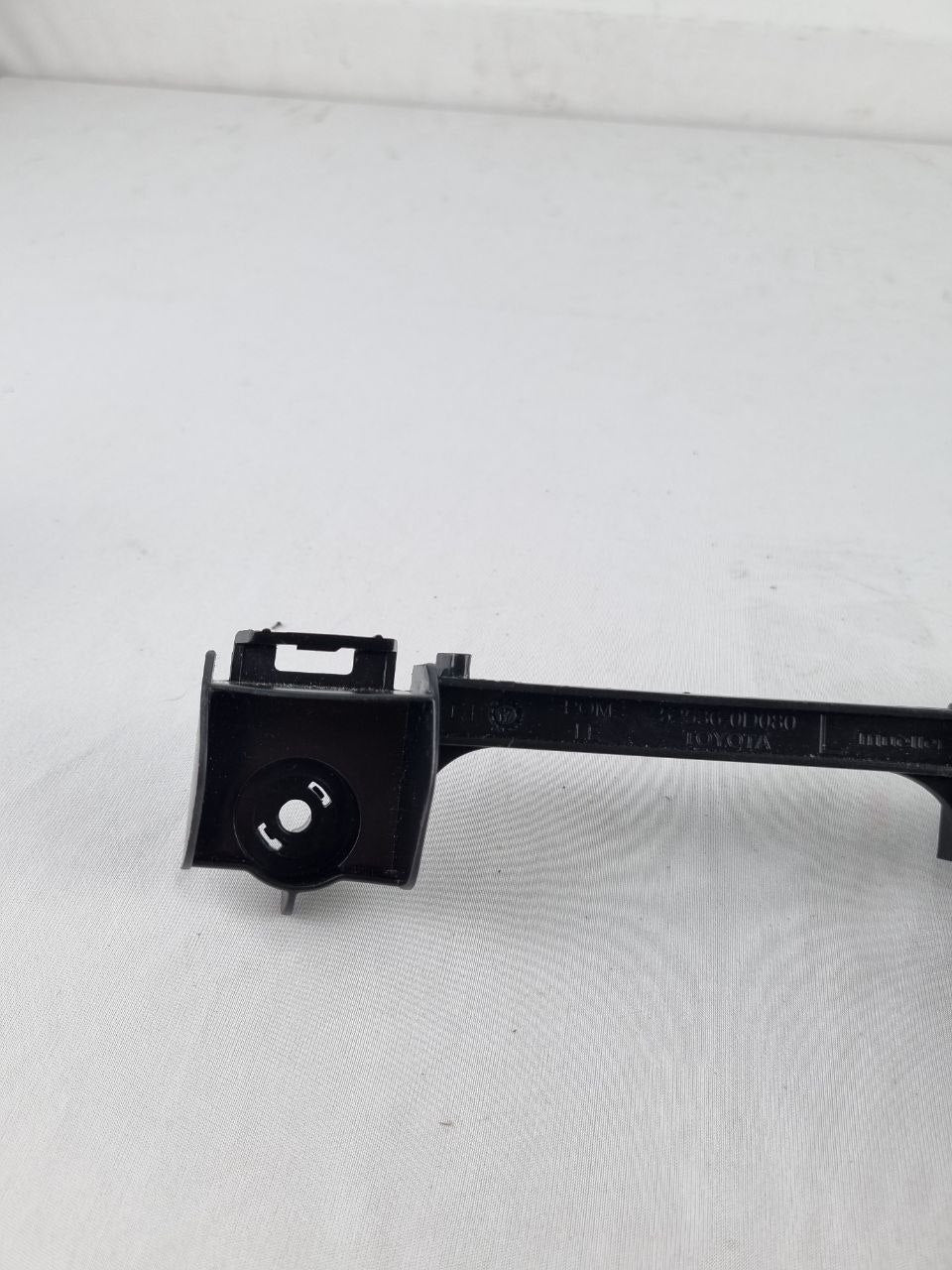 Suporte Guia Para-choque Diant Toyota Etios 2013/2024