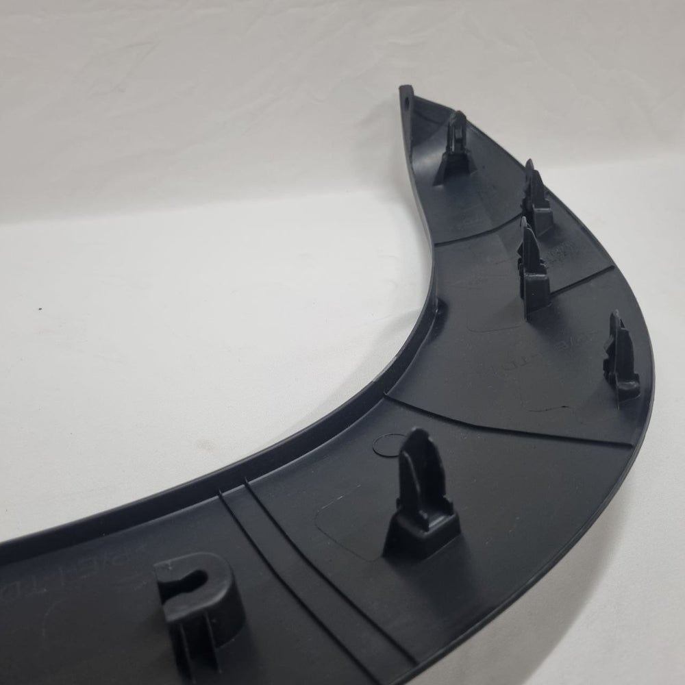 Moldura Traseira capo esquerdo Kwid 17/25