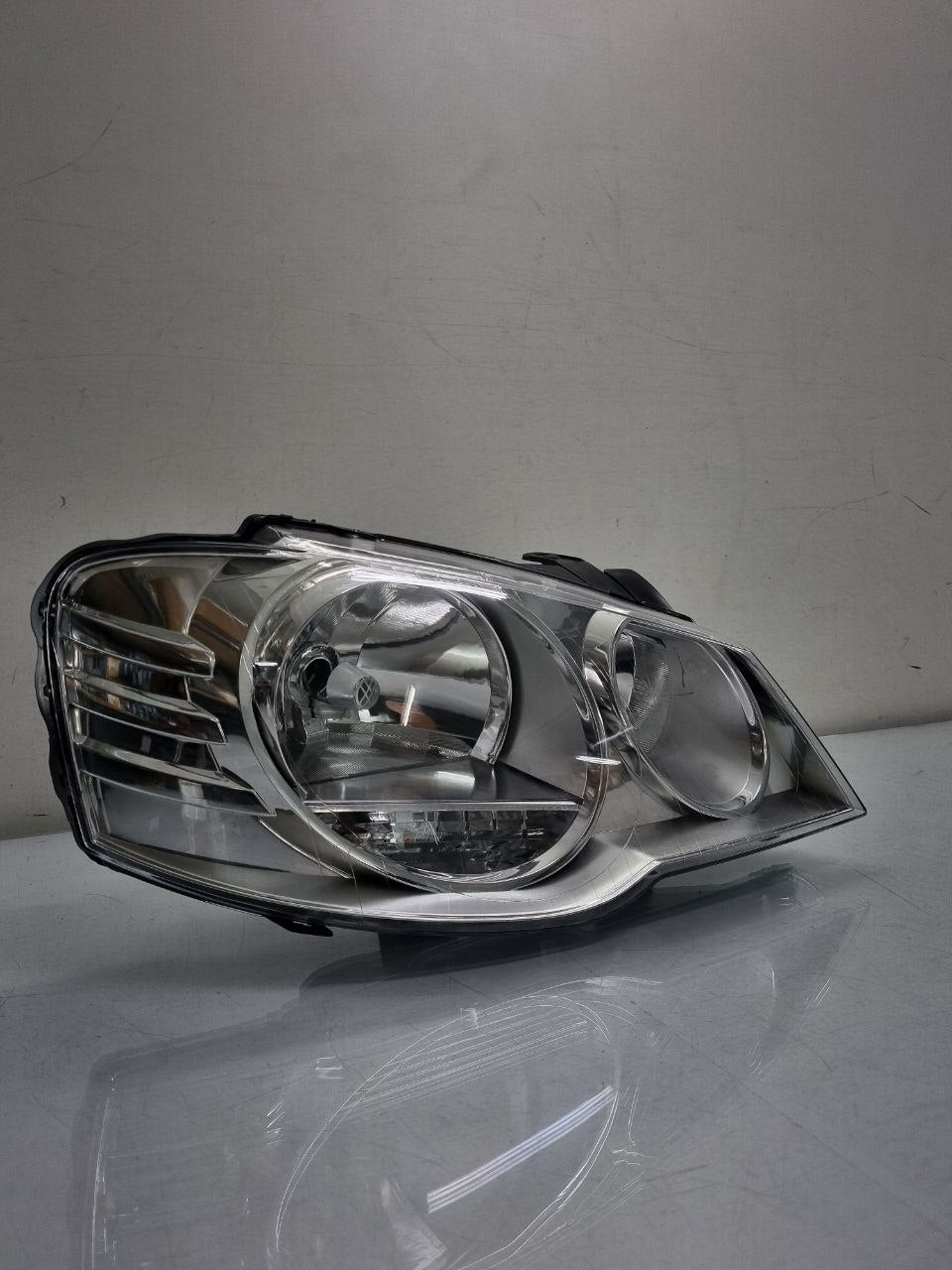 Farol Direito Golf 2008/2013 Cromado