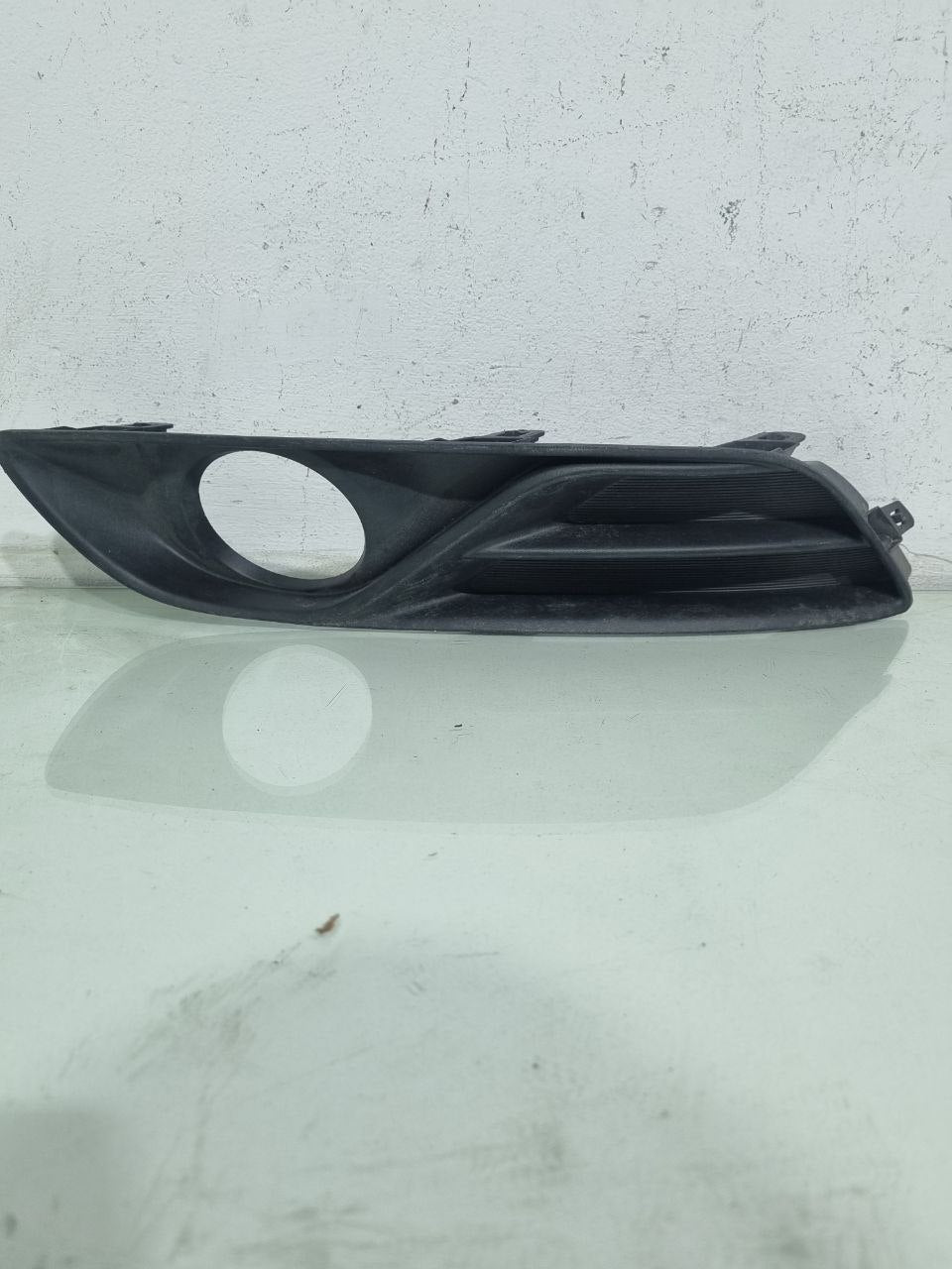 Moldura Farol Milha Esquerdo Nissan Sentra 2013/2016 Usado
