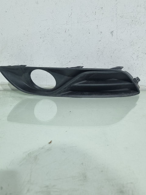 Moldura Farol Milha Esquerdo Nissan Sentra 2013/2016 Usado
