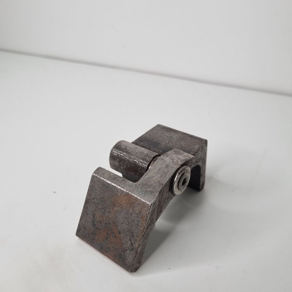 Dobradiça Porta Traseira Esquerda VW Gol 1993/2012 Usada