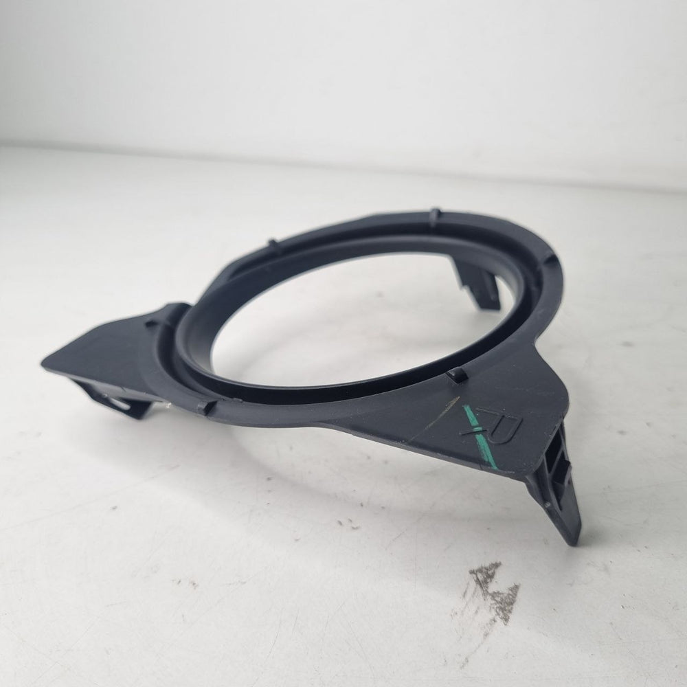 Suporte Moldura Farol de Milha Dir Toyota Hilux 2012/2016