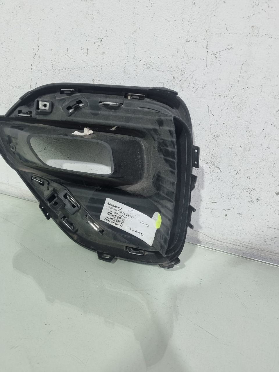 Moldura Farol de Milha Direito Fiat Pulse 2020/2023 Usado