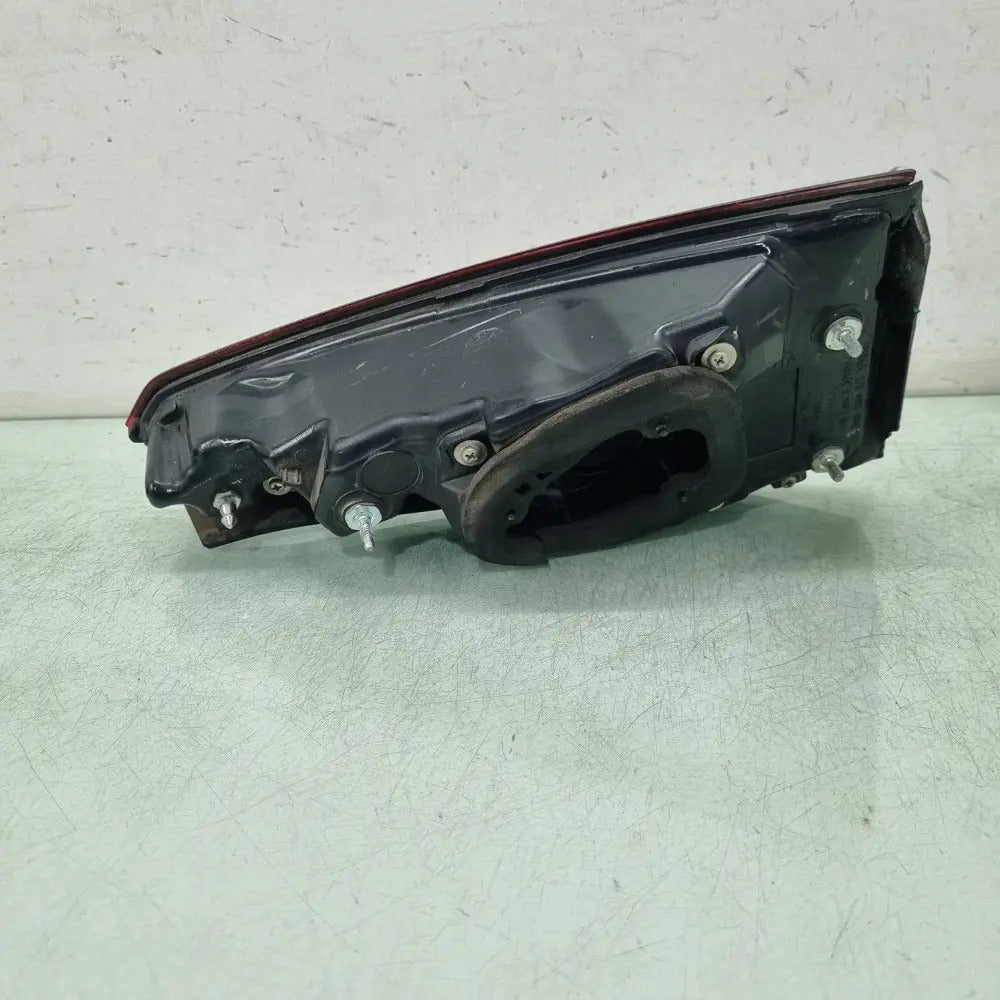Lanterna Esquerda Da Tampa Toyota Corolla Modelos 2021/2023