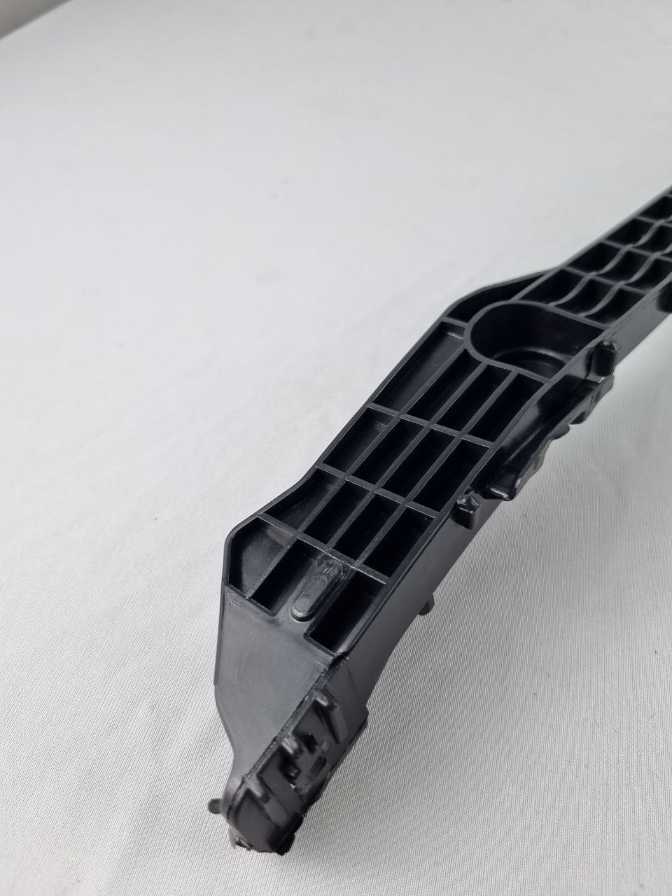 Suporte Guia Parachoque Tras Toyota Corolla 2014/2019