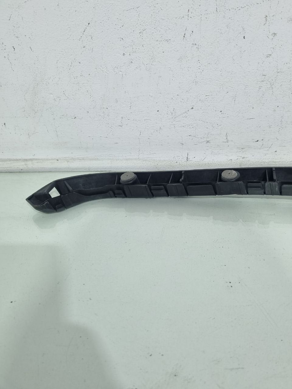 Guia Parachoque Traseiro Direito Chevrolet Cruze Sedan 2012/2016 Usado