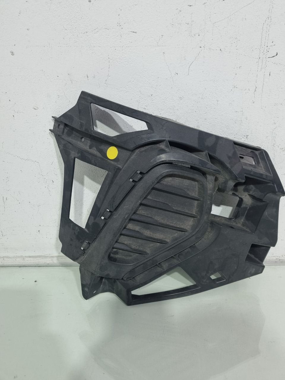 Moldura Farol de Milha Direita VW Nivus 2020/2021 Usado