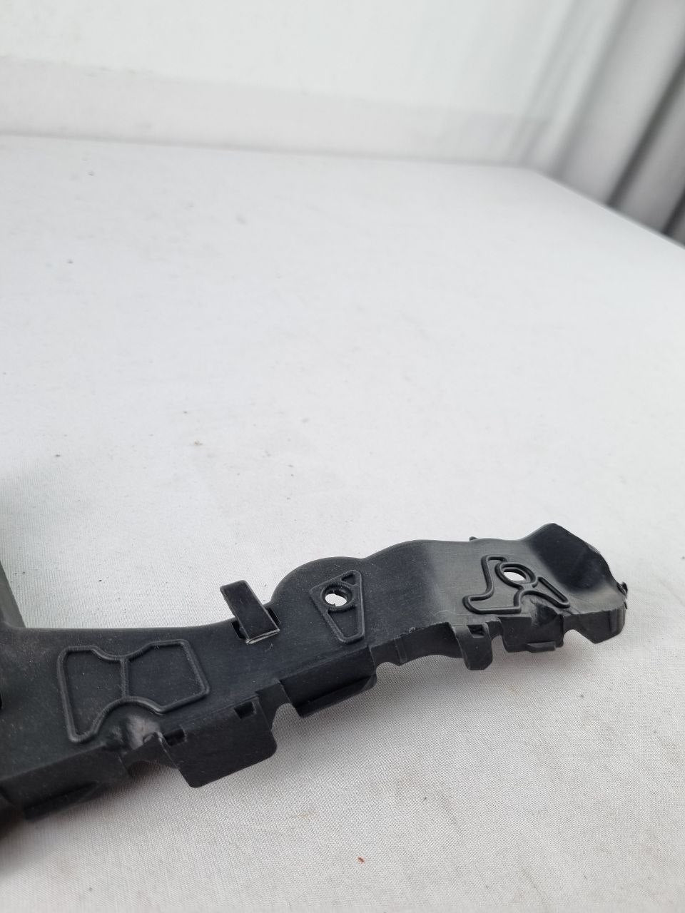 Suporte Guia Para-choque Diant Esq Chevrolet Vectra 2006/2012