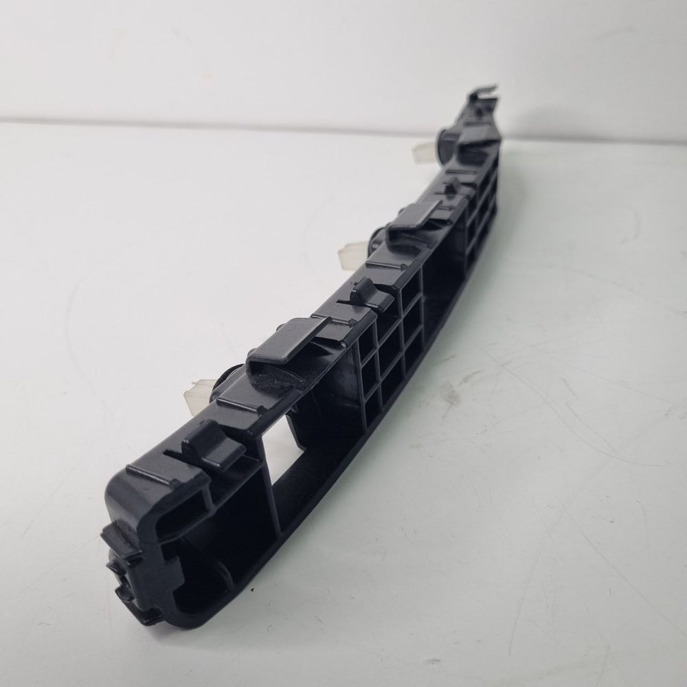 Guia Para-choque Traseiro Esquerdo Hyundai HB20 Hatch 2013/2019 Usado