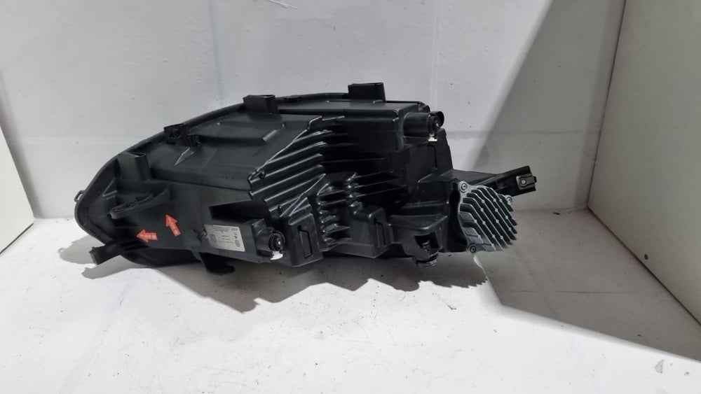 Farol Dianteiro Esquerdo Volkswagen Nivus 2019/2023 Usado
