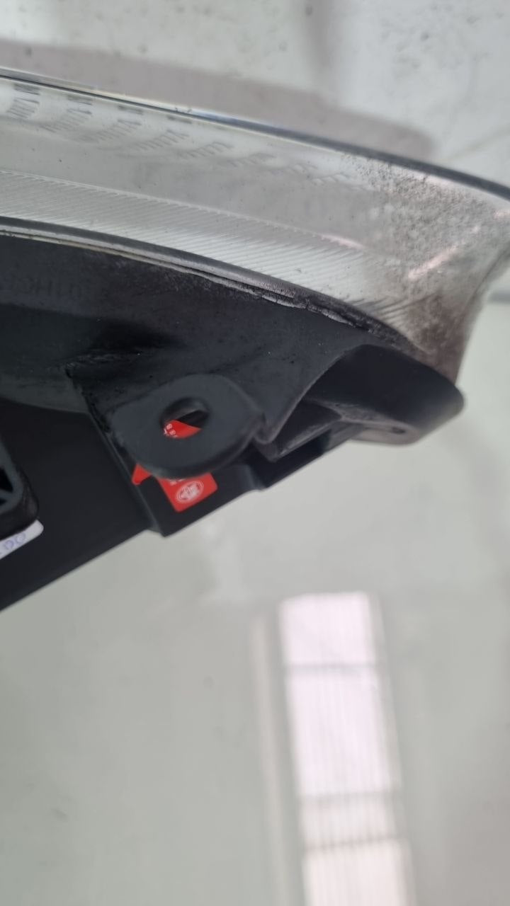 Farol Dianteiro Esquerdo Ford New Fiesta 2013/2017 Usado