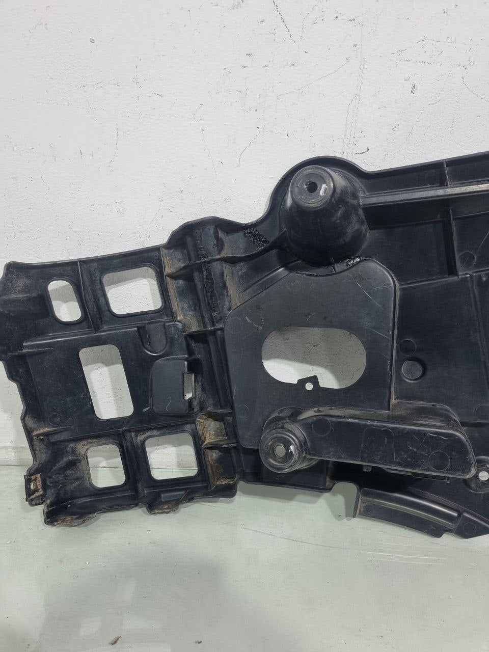 Guia Suporte Parachoque Traseiro Esq BMW X1 2008/2015 Usado