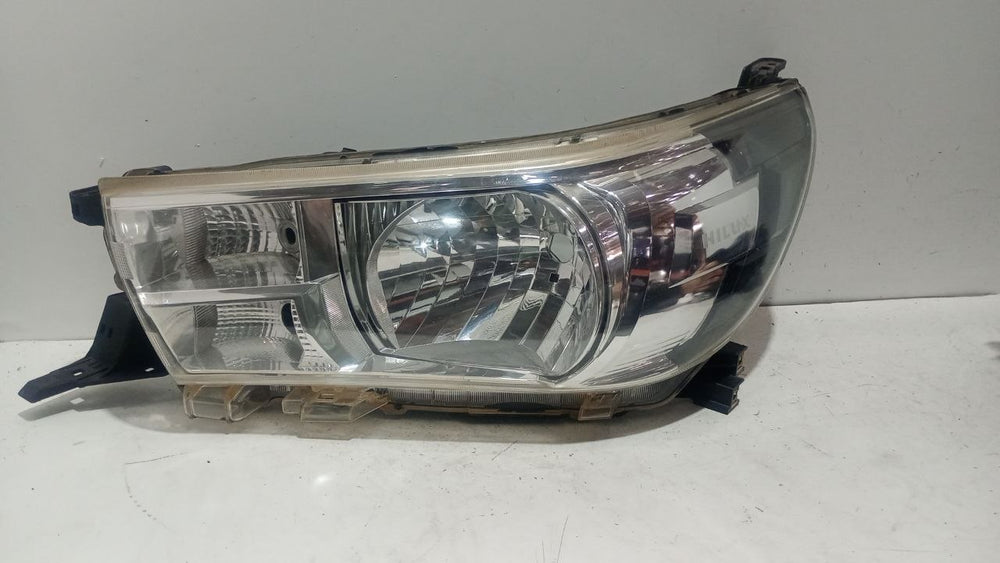 Farol lado esquerdo hilux 2016 a 2020