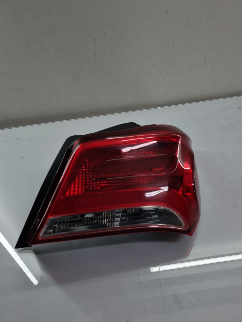 Lanterna Tras Dir Chevrolet Onix 2016/2023