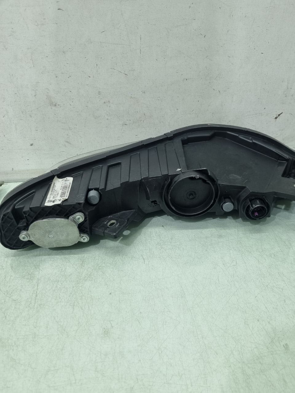 Farol Superior Esquerdo Fiat Toro 2022/2025 Usado