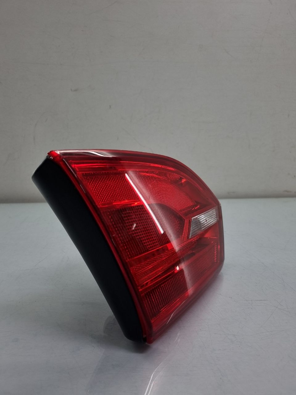 Lanterna Esquerda Jetta 2011/2015 Jetta Sedan Tampa Original