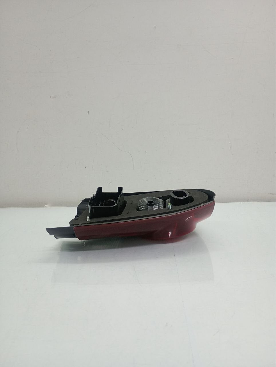 Lanterna Traseira Esquerda ARTEB Volkswagen Gol G4 2006/2013 Fume C/Carcaça Preta
