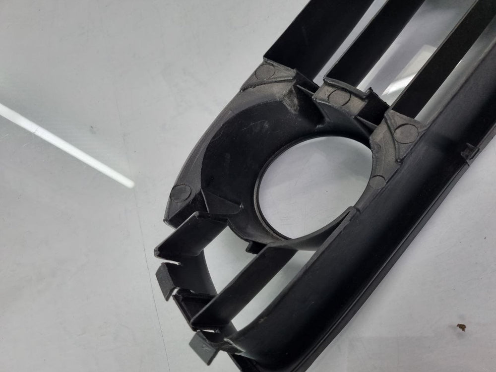 Moldura Farol de Milha Direita Volkswagen Polo 2003/2006 Nova