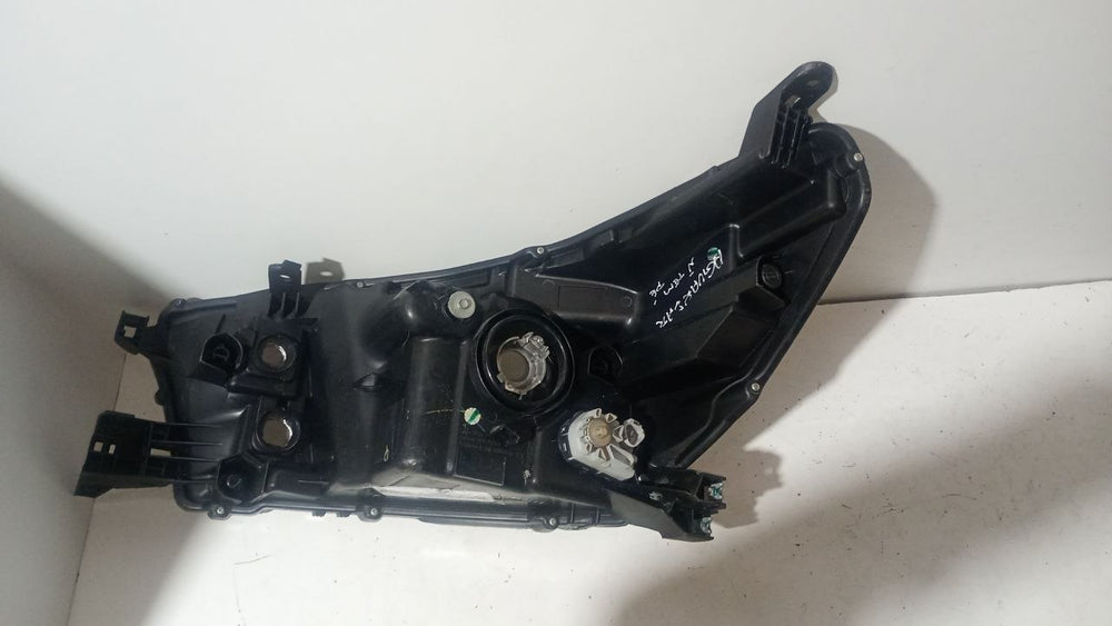 Farol lado direito Toyota hilux 2016 a 2019
