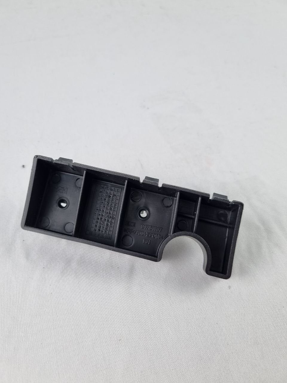 Suporte Guia Para-choque Diant Dir Chevrolet Corsa Classic 2011/2017