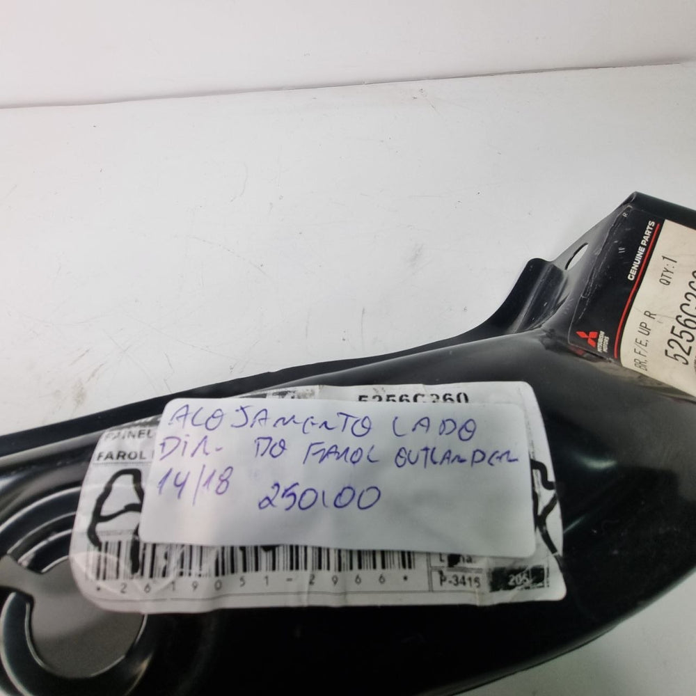 Suporte Farol Dianteiro Direito Mitsubishi Outlander 2014/2018 Novo
