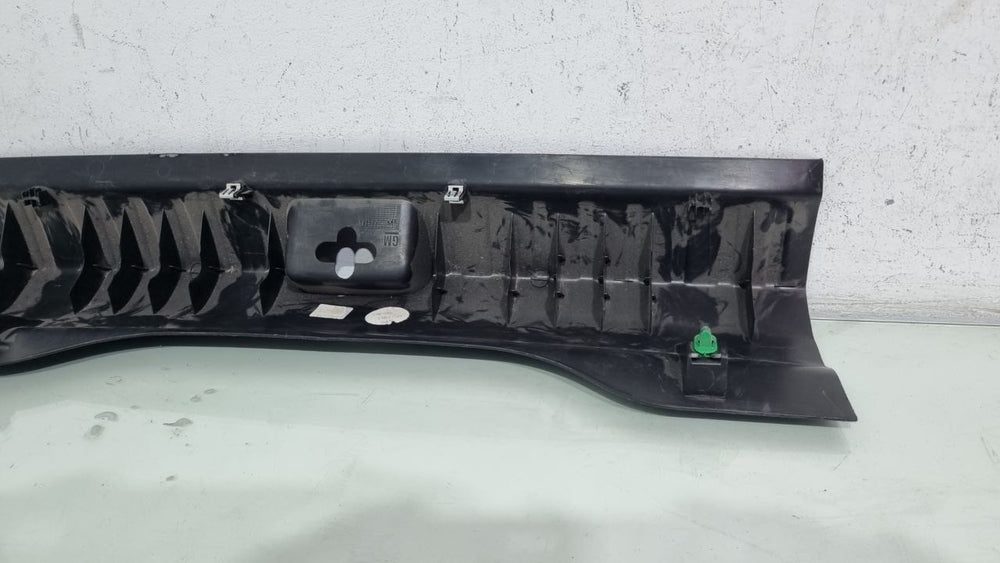 Acabamento Soleira Porta Malas Chevrolet Onix 2020/2024