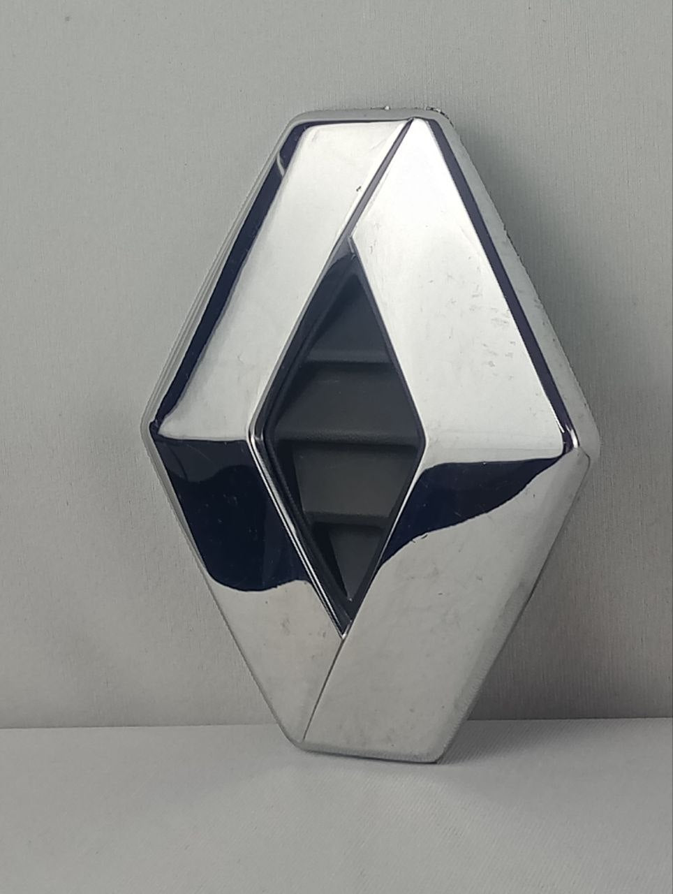 Emblema Grade Dianteira Renault Sandero Logan Captur 2014/2017 Novo
