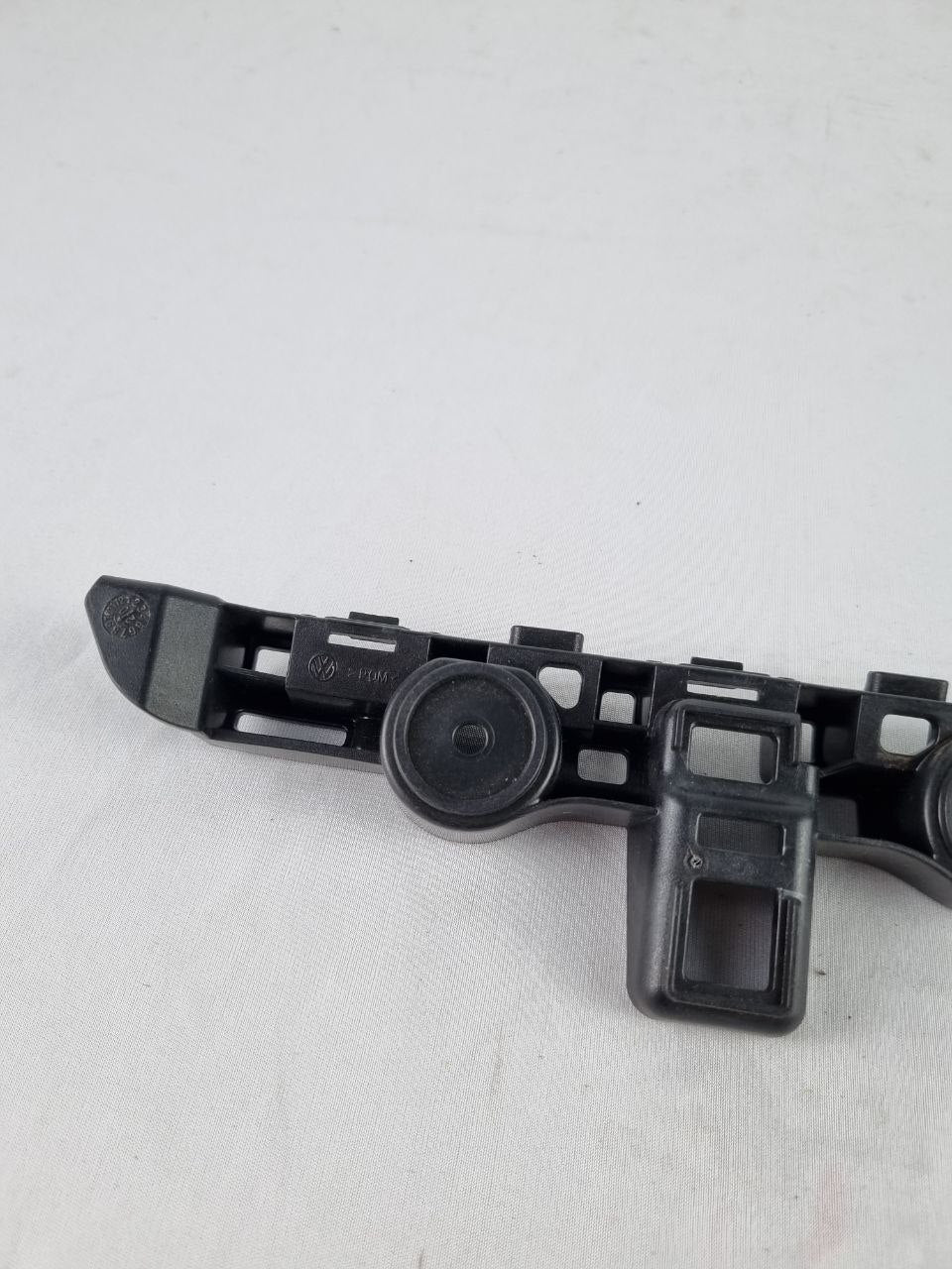 Suporte Guia Para-choque Diant Esq Volkswagen Gol Saveiro Voyage 2013/2022