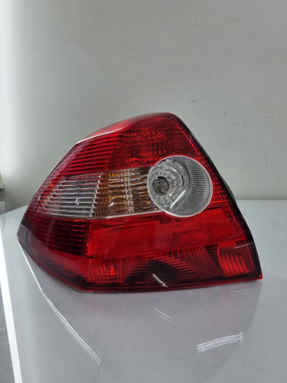 Lanterna Tras Esq Renault Megane Sedan 2006/2009