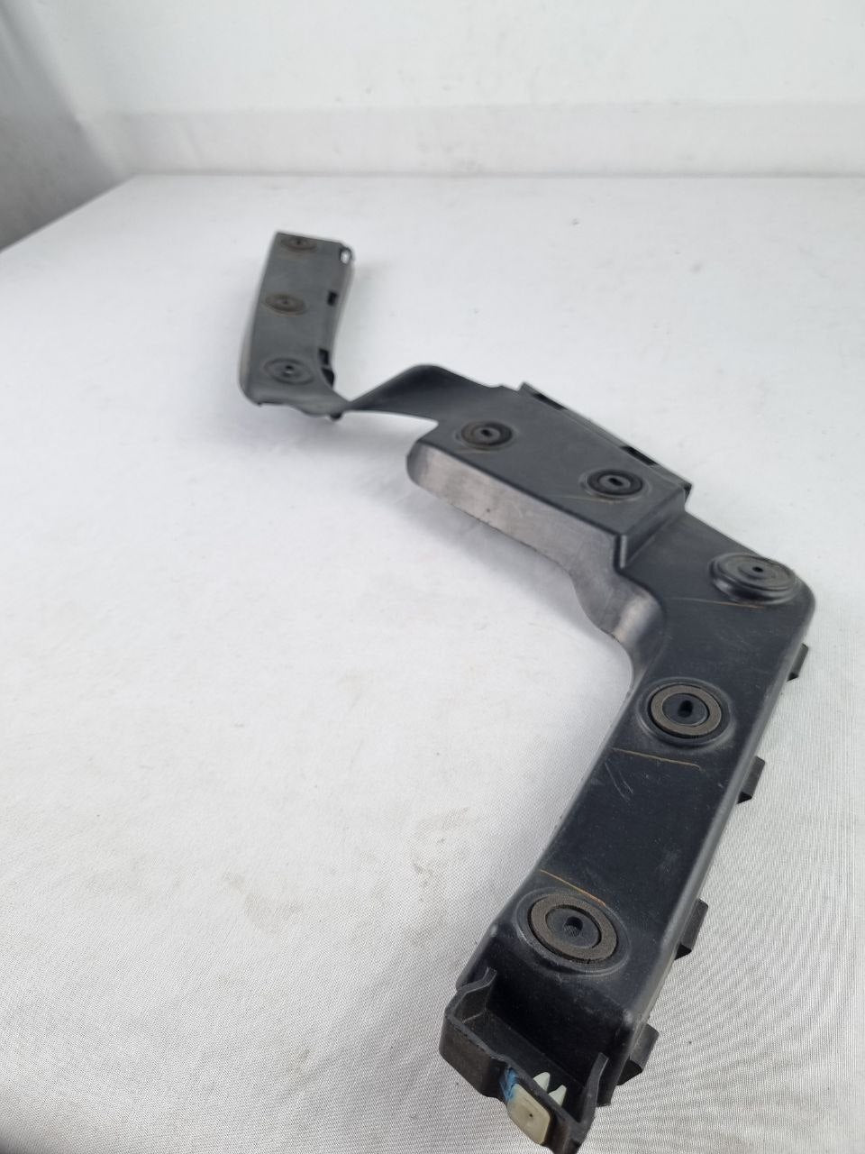 Guia Para-choque Tras Dir Chevrolet Agile 2010/2014