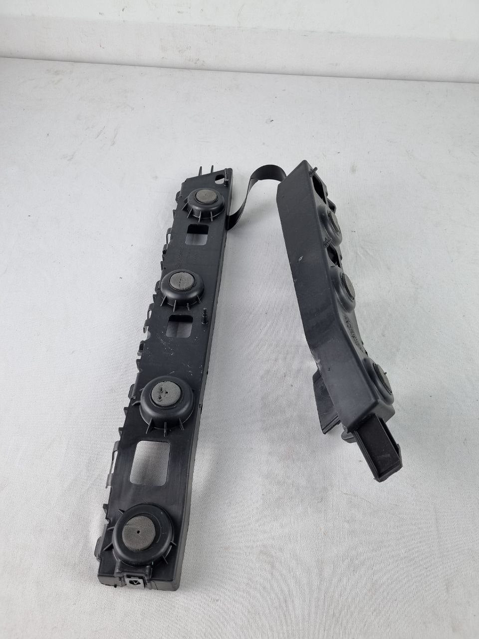 Suporte Guia Para-choque Tras Esq/Dir Chevrolet Prisma 2013/2016